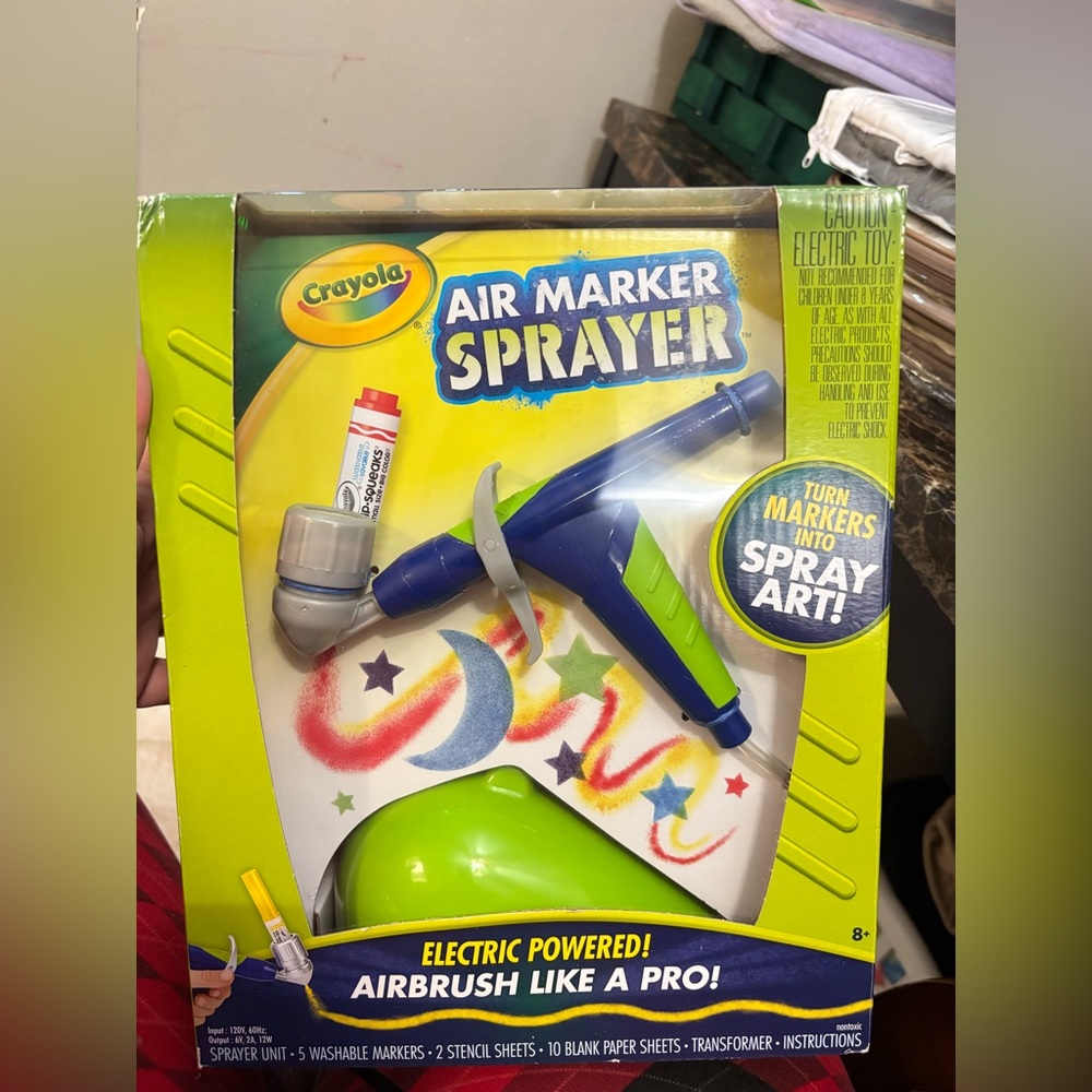 Crayola Air Marker Sprayer - with many colorful markers